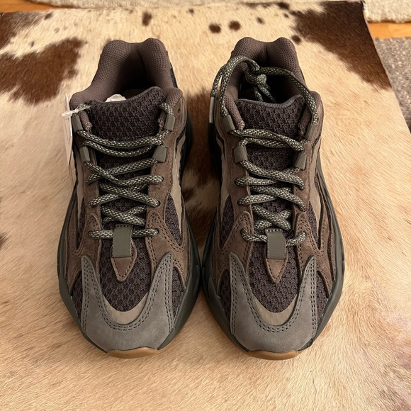 Adidas Yeezy Boost 700 V2 ‘Geode’ 🪨 - Picture 6 of 10